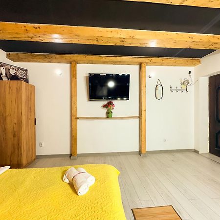 Venus Central Lux Studio Κραϊόβα Εξωτερικό φωτογραφία