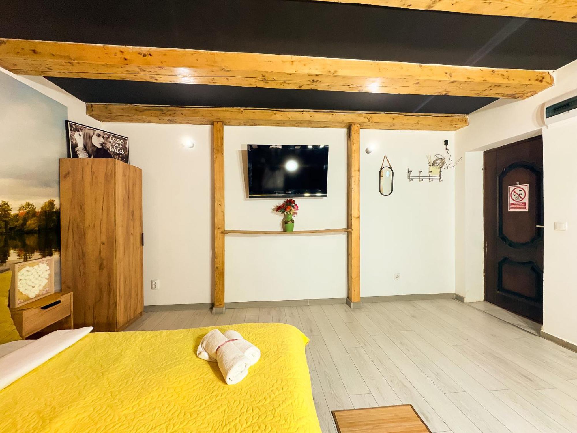 Venus Central Lux Studio Κραϊόβα Εξωτερικό φωτογραφία